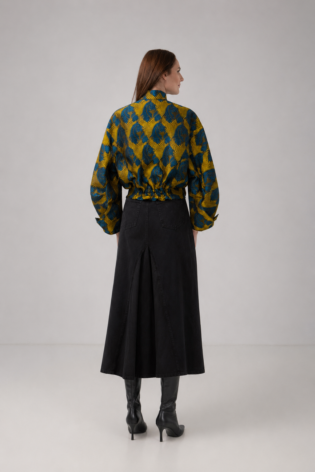 Load image into Gallery viewer, Dark green cotton shirt dress with macrame applications