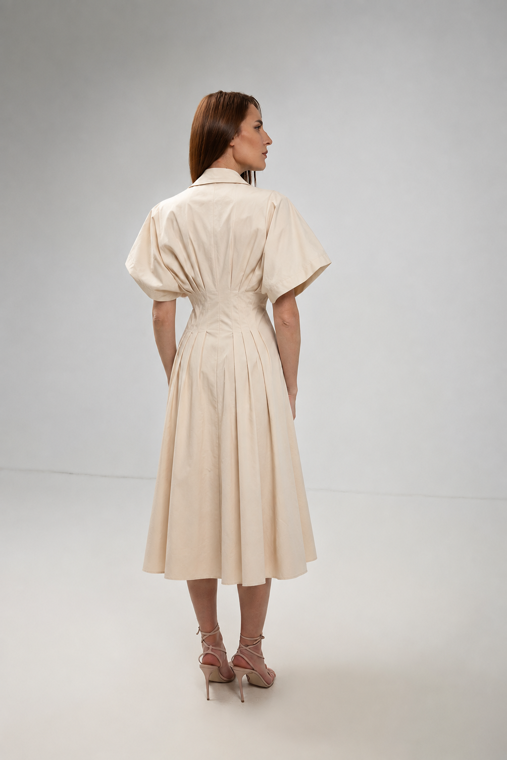 Incarca imaginea in galerie, Rochie Cămașă Crem cu Talie Cambrată și Mâneci Ample
