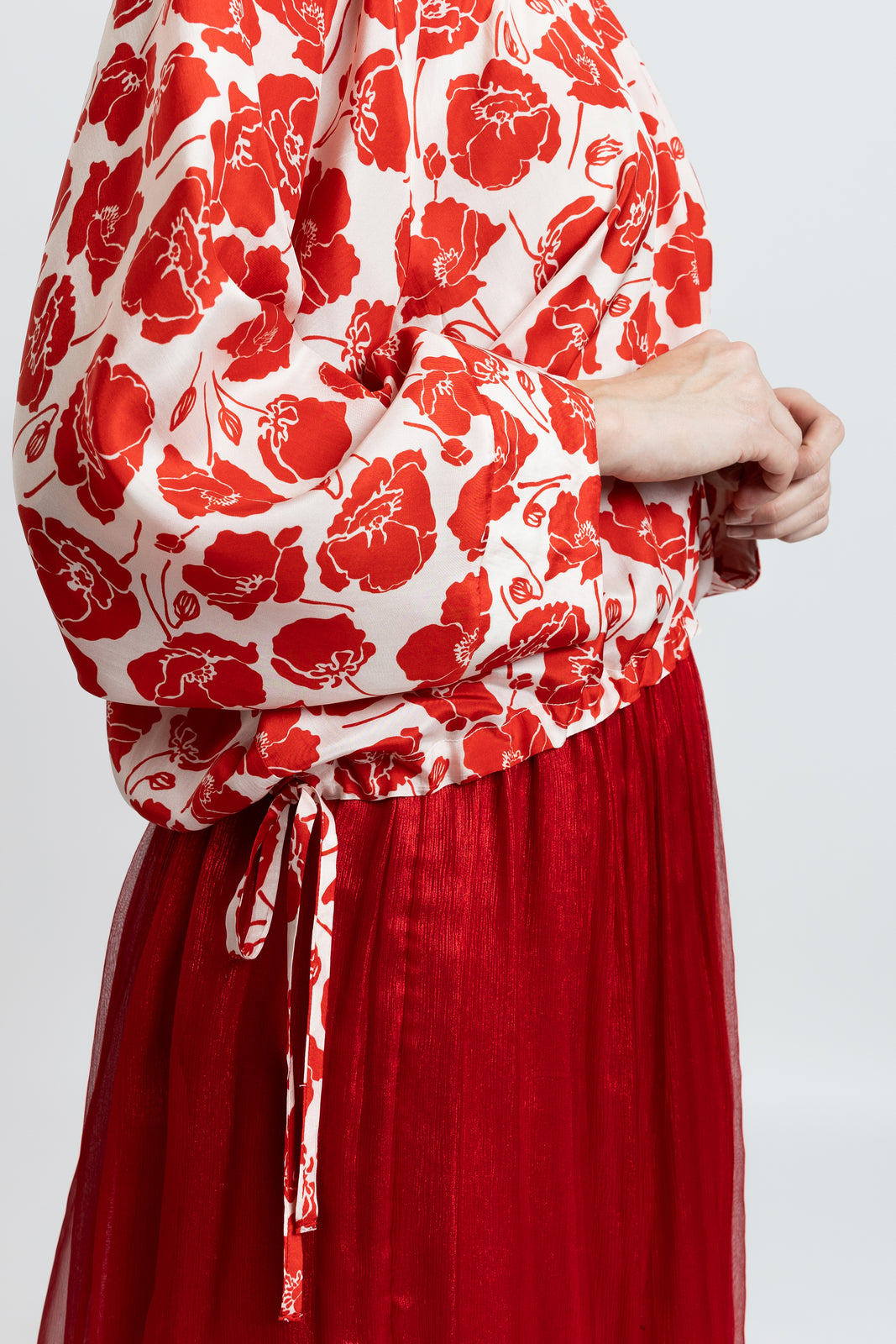 Load image into Gallery viewer, Red printed silk blouse