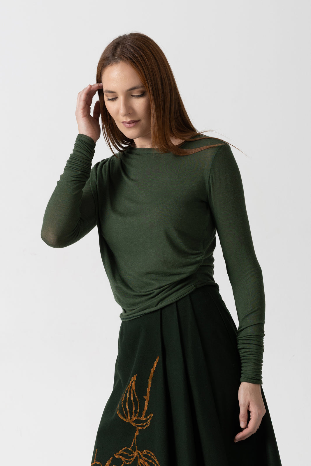 Load image into Gallery viewer, Organza shirt with ivory natural silk and floral embroidery