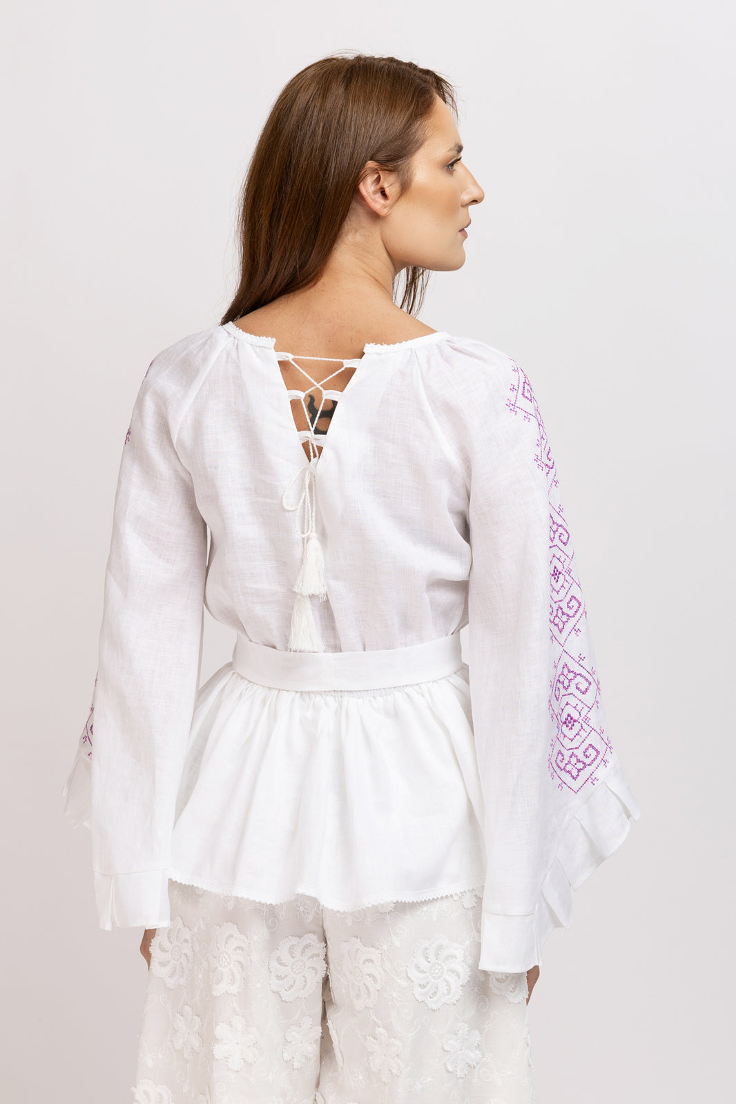 Load image into Gallery viewer, Linen blouse with cream computerized embroidery