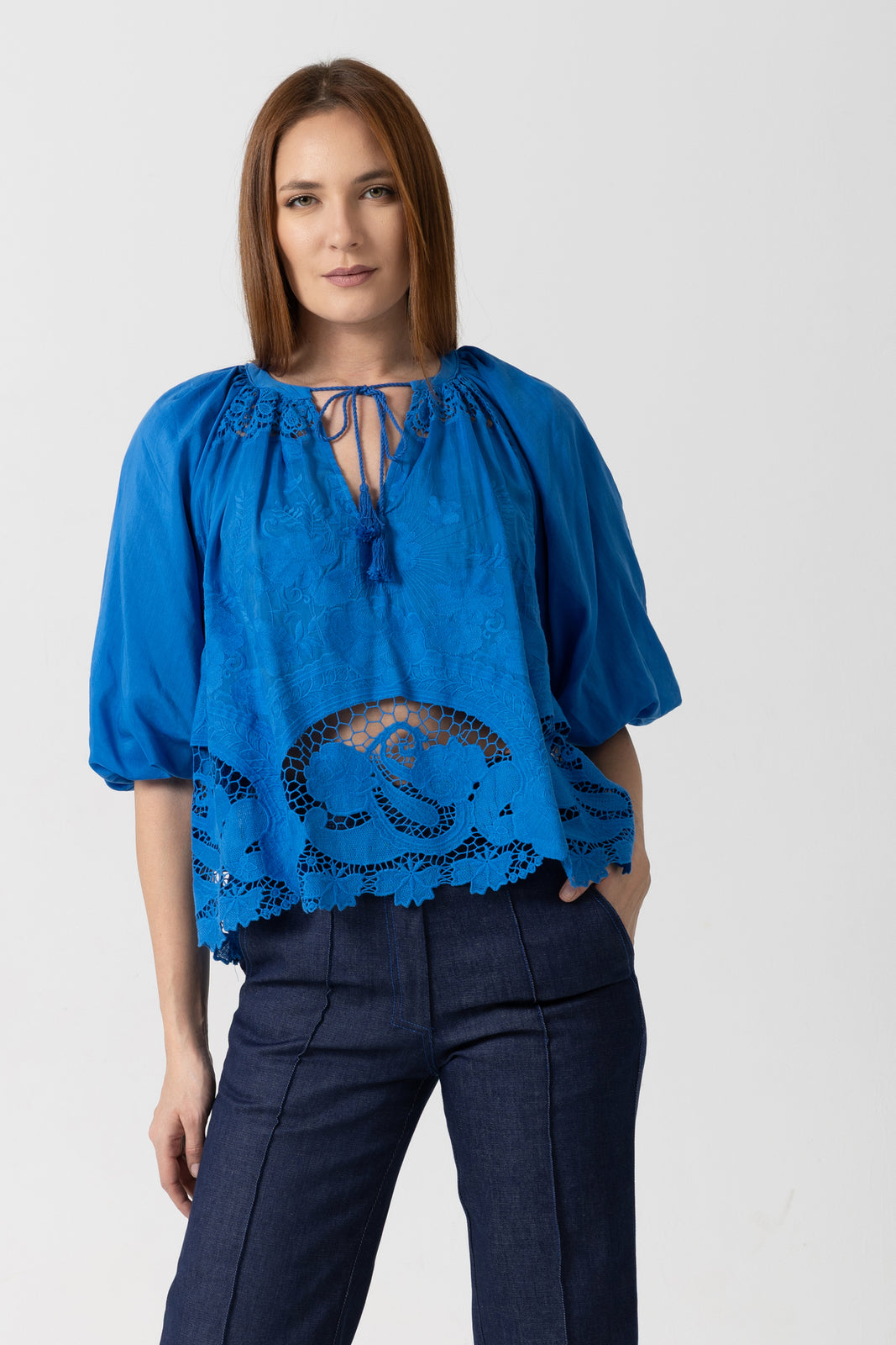 Load image into Gallery viewer, The blouse is made of viscose