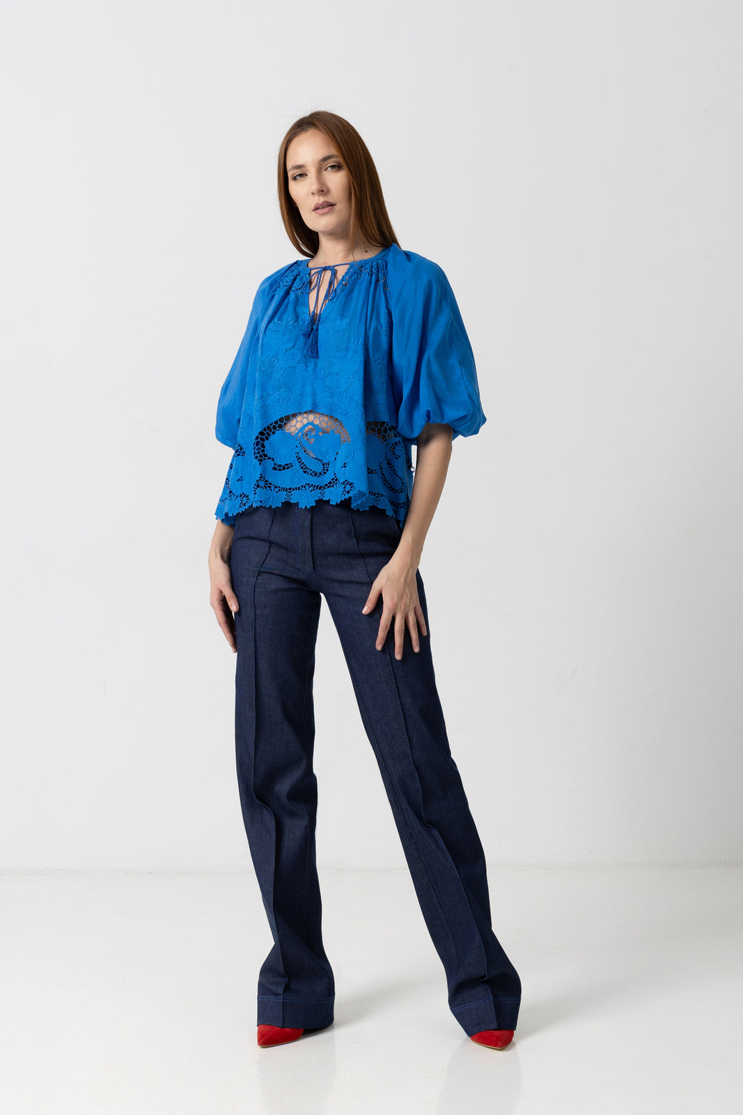 Load image into Gallery viewer, The blouse is made of viscose