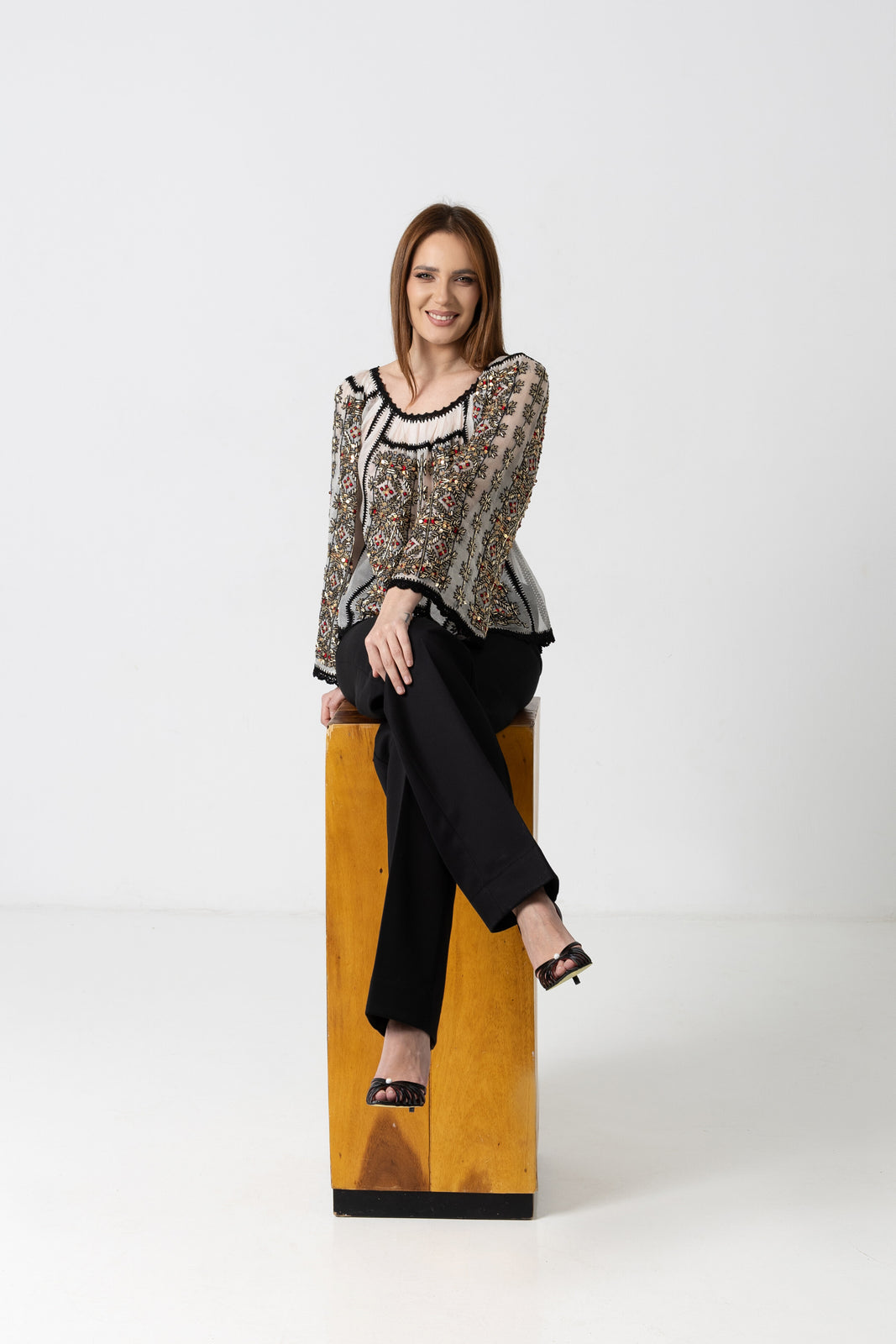 Incarca imaginea in galerie, Bluza tip ie cu margele cusute manual pe organza