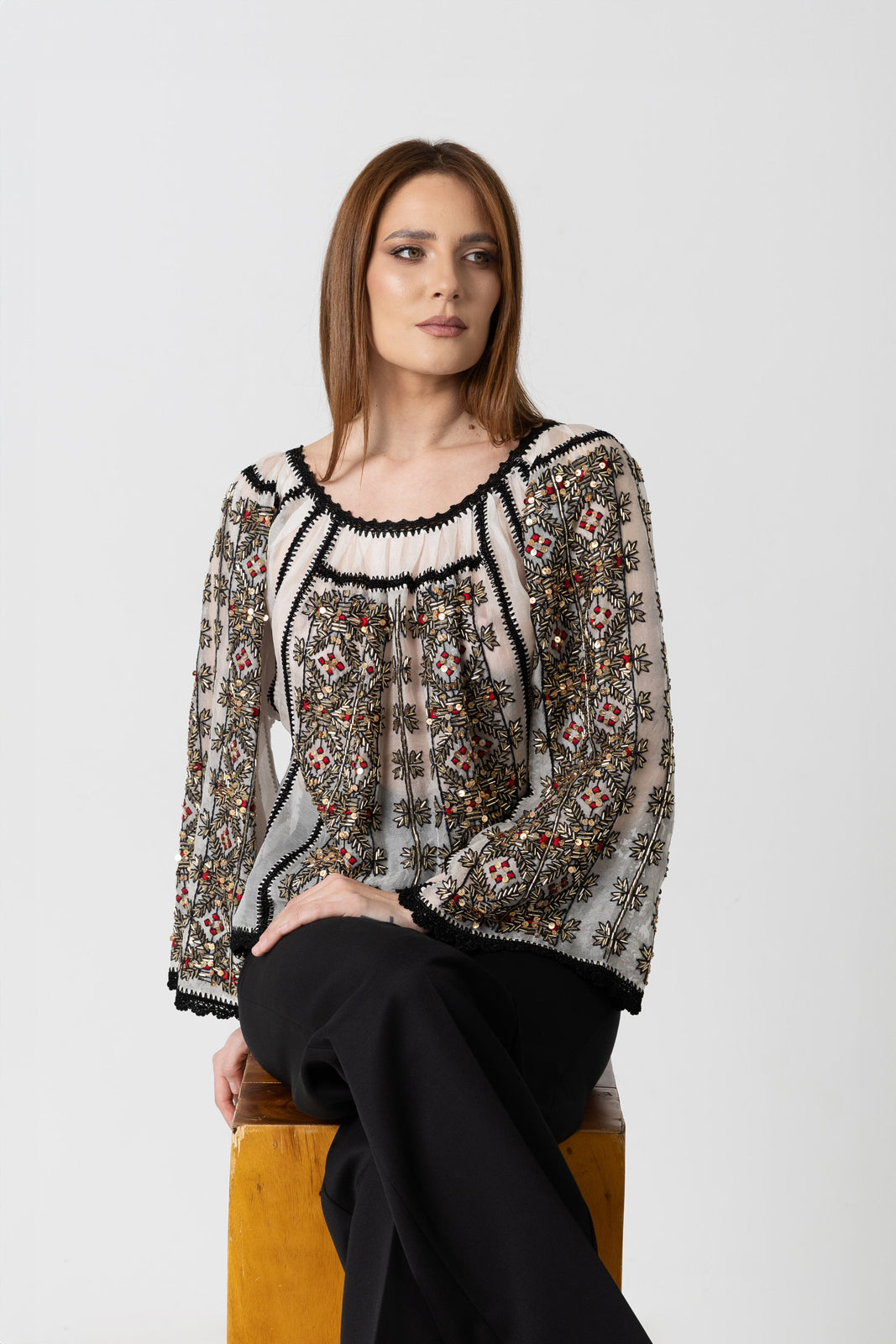 Incarca imaginea in galerie, Bluza tip ie cu margele cusute manual pe organza