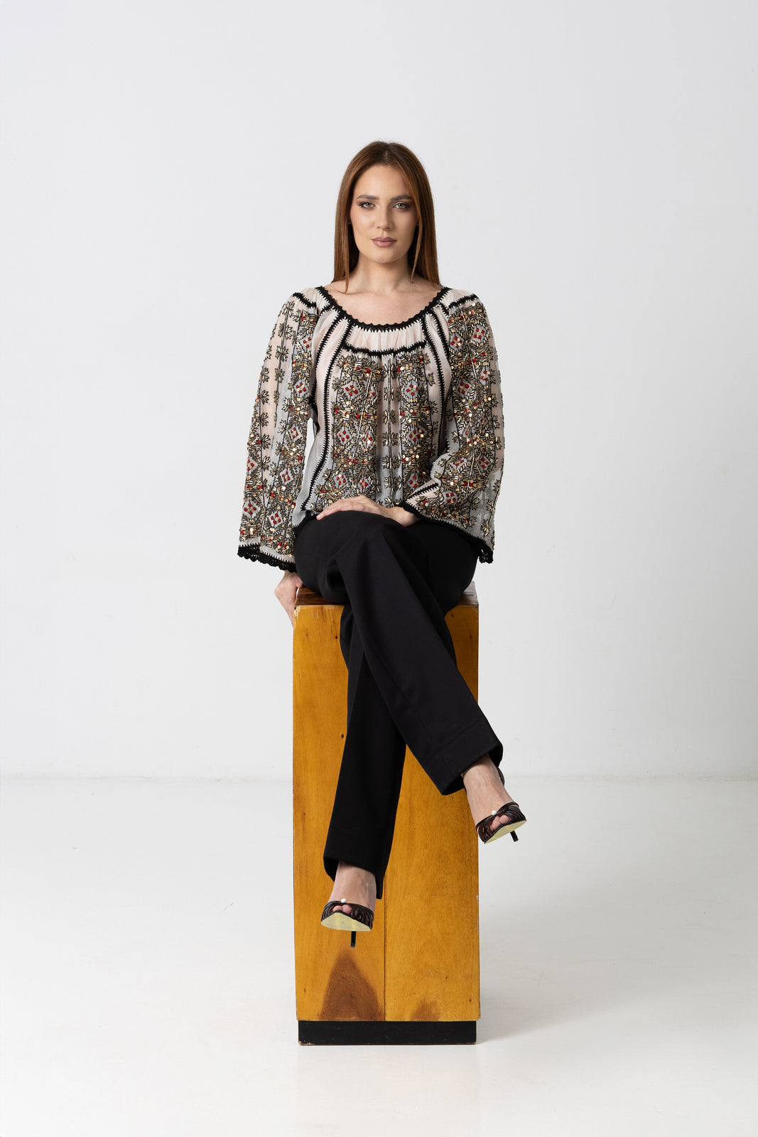 Incarca imaginea in galerie, Bluza tip ie cu margele cusute manual pe organza