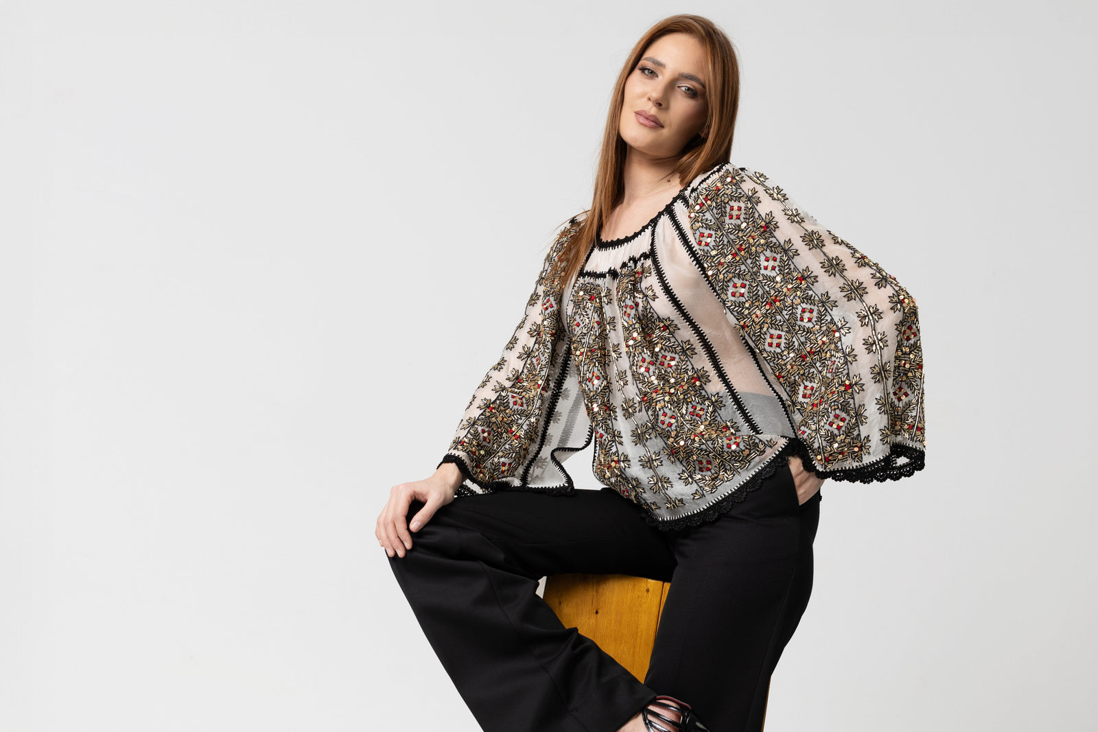 Incarca imaginea in galerie, Bluza tip ie cu margele cusute manual pe organza