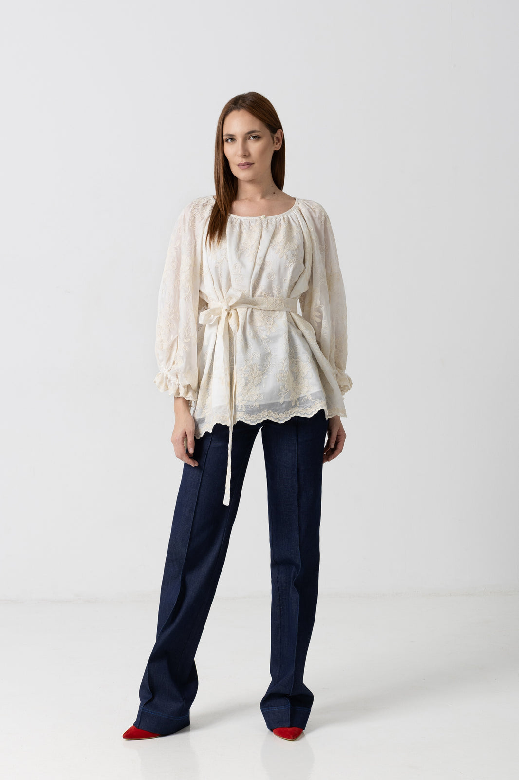 Incarca imaginea in galerie, Bluză tip ie din bumbac cu broderie florala