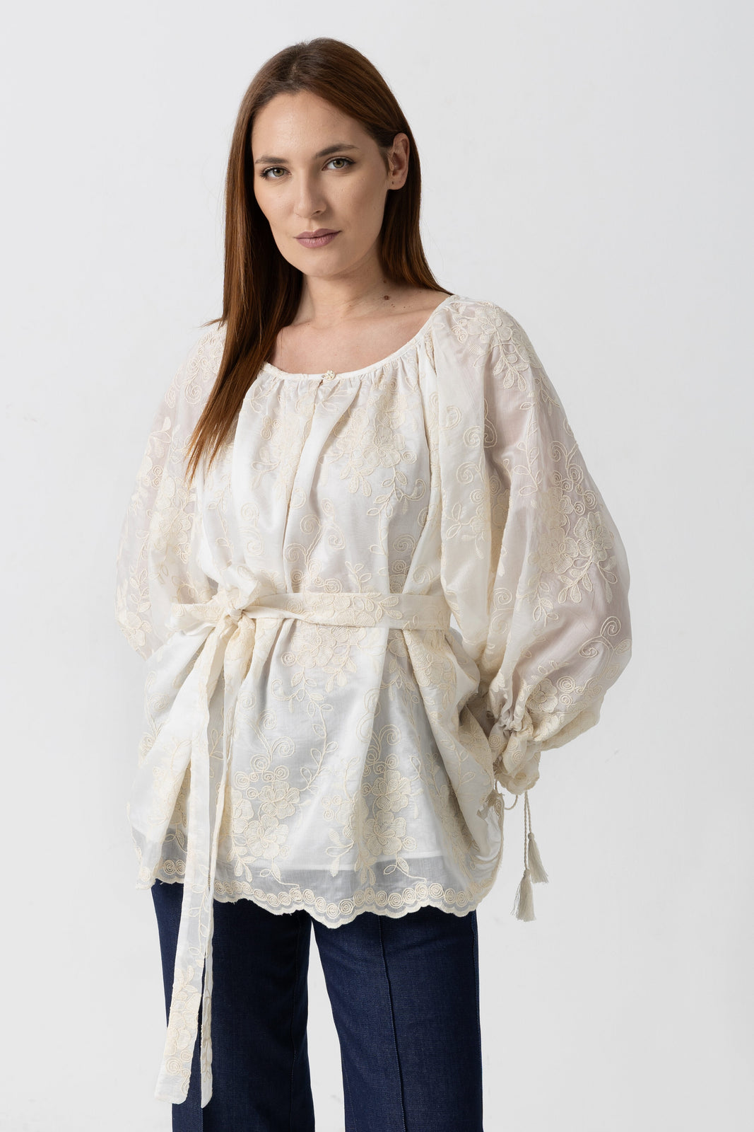 Incarca imaginea in galerie, Bluză tip ie din bumbac cu broderie florala