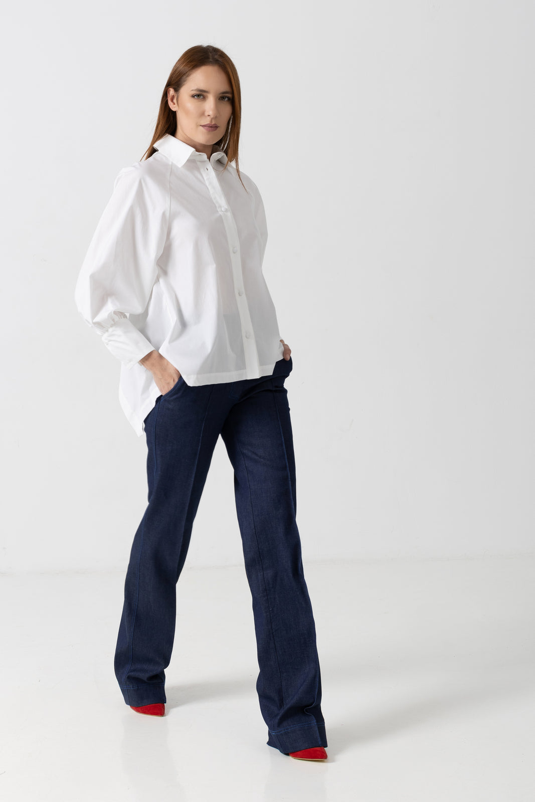 Incarca imaginea in galerie, Camasa alba din bumbac cu spate decupat