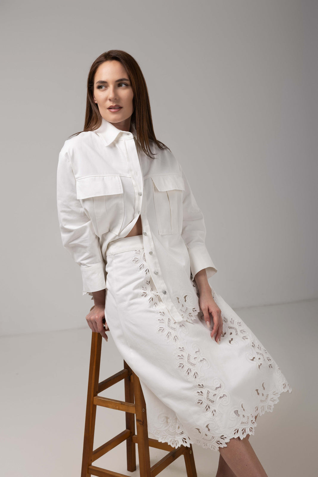 Load image into Gallery viewer, Dark green cotton shirt dress with macrame applications