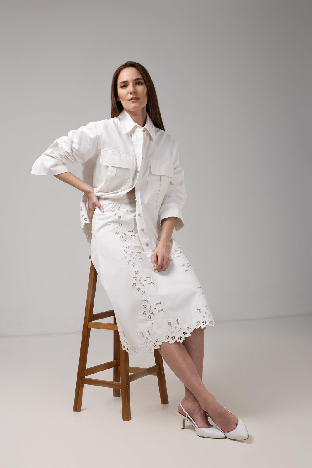 Load image into Gallery viewer, Dark green cotton shirt dress with macrame applications
