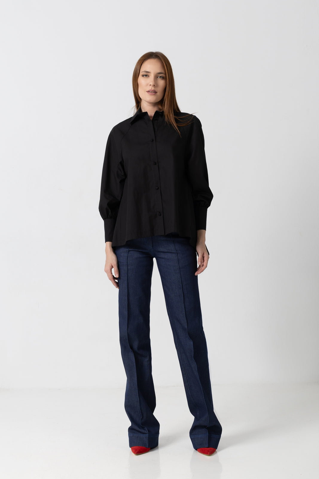 Incarca imaginea in galerie, Camasa neagra din bumbac cu spate decupat