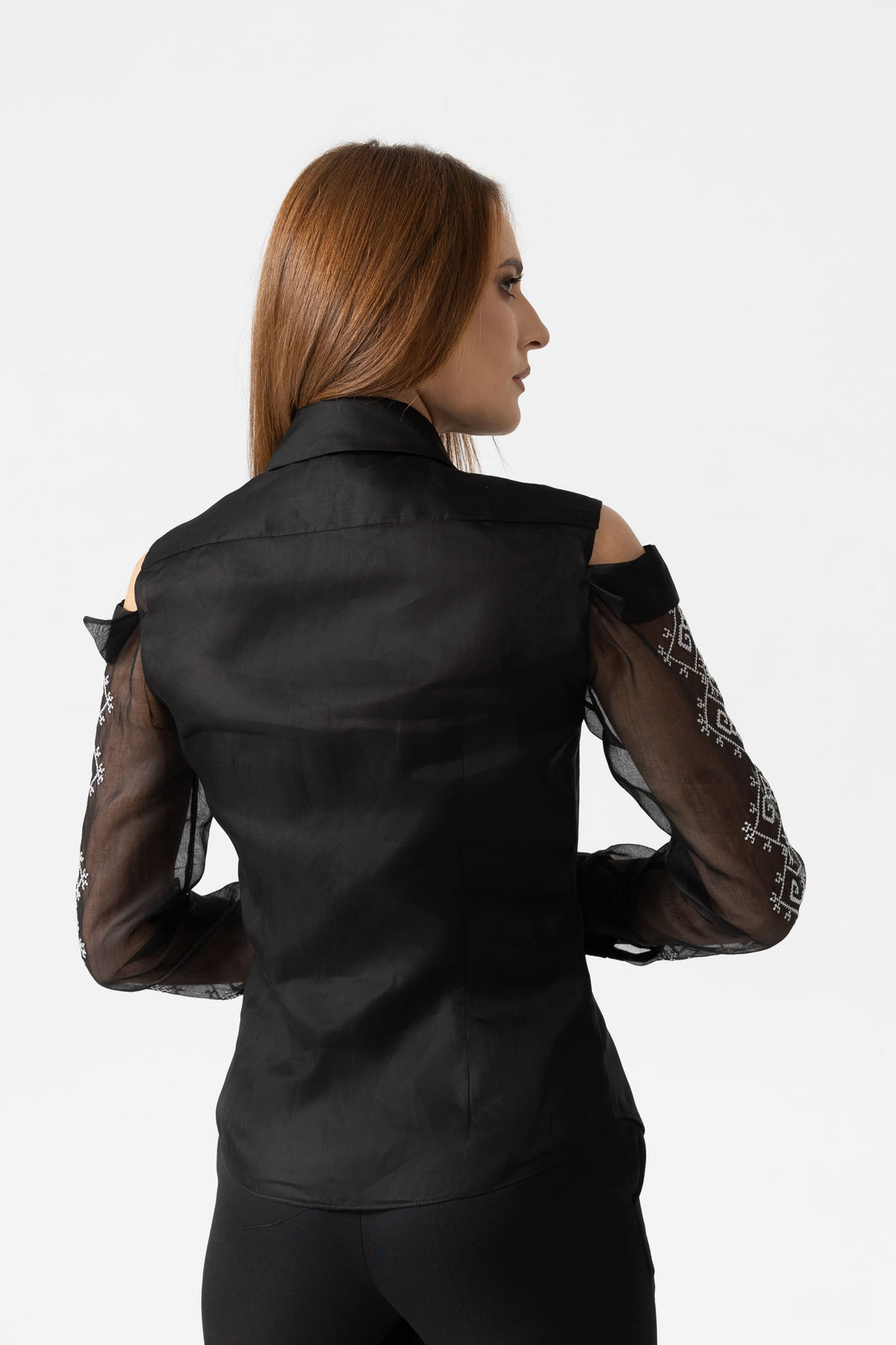 Incarca imaginea in galerie, Camasa neagra din organza cu maneci brodate computerizat