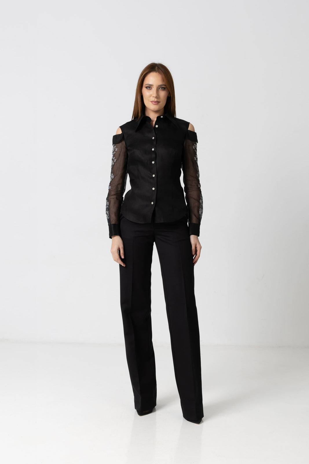 Incarca imaginea in galerie, Camasa neagra din organza cu maneci brodate computerizat