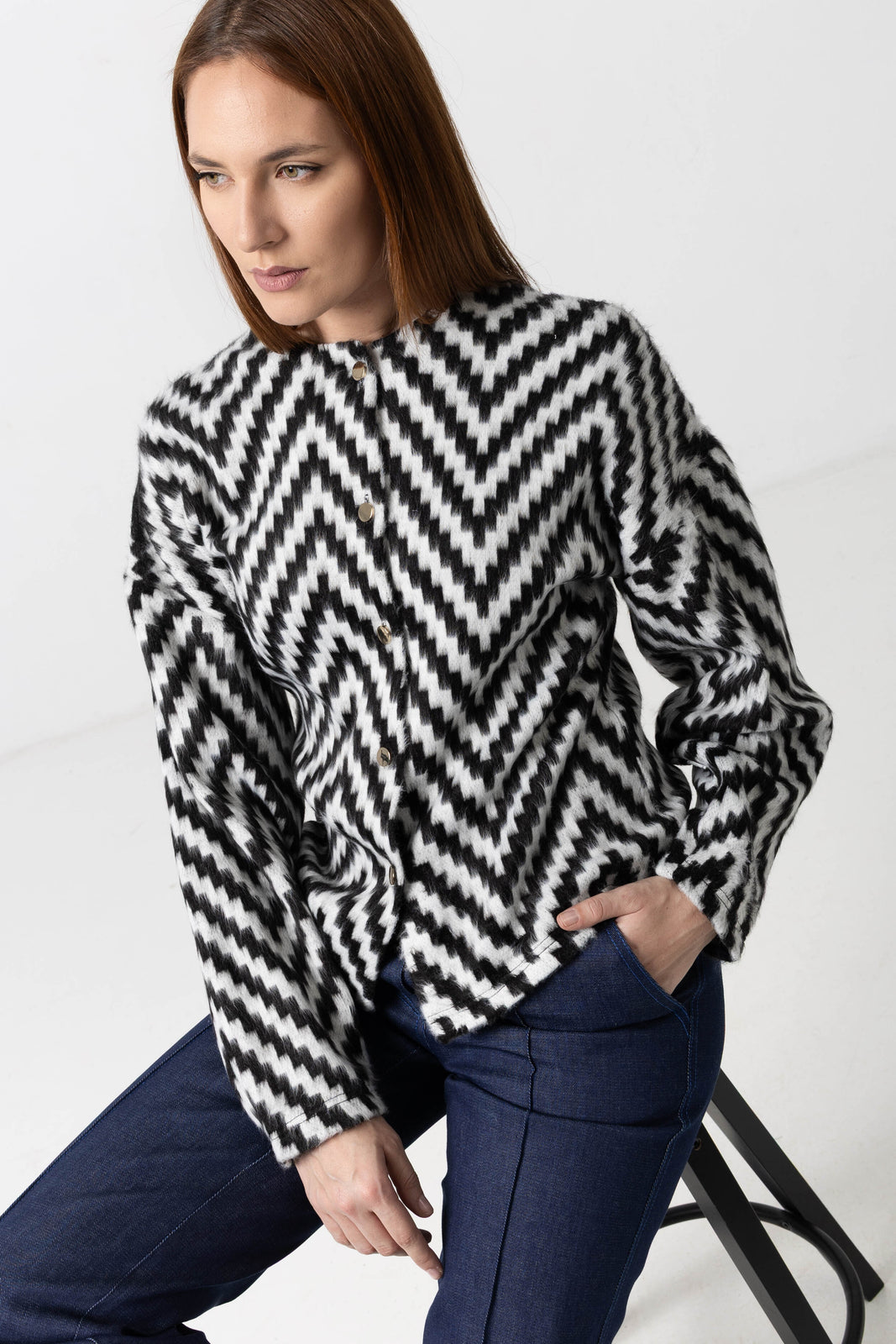 Incarca imaginea in galerie, Cardigan din stofă cu motive geometrice alb/negru