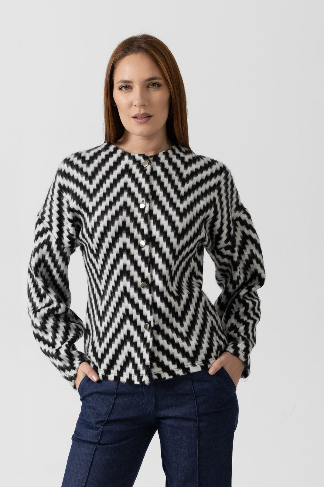 Incarca imaginea in galerie, Cardigan din stofă cu motive geometrice alb/negru