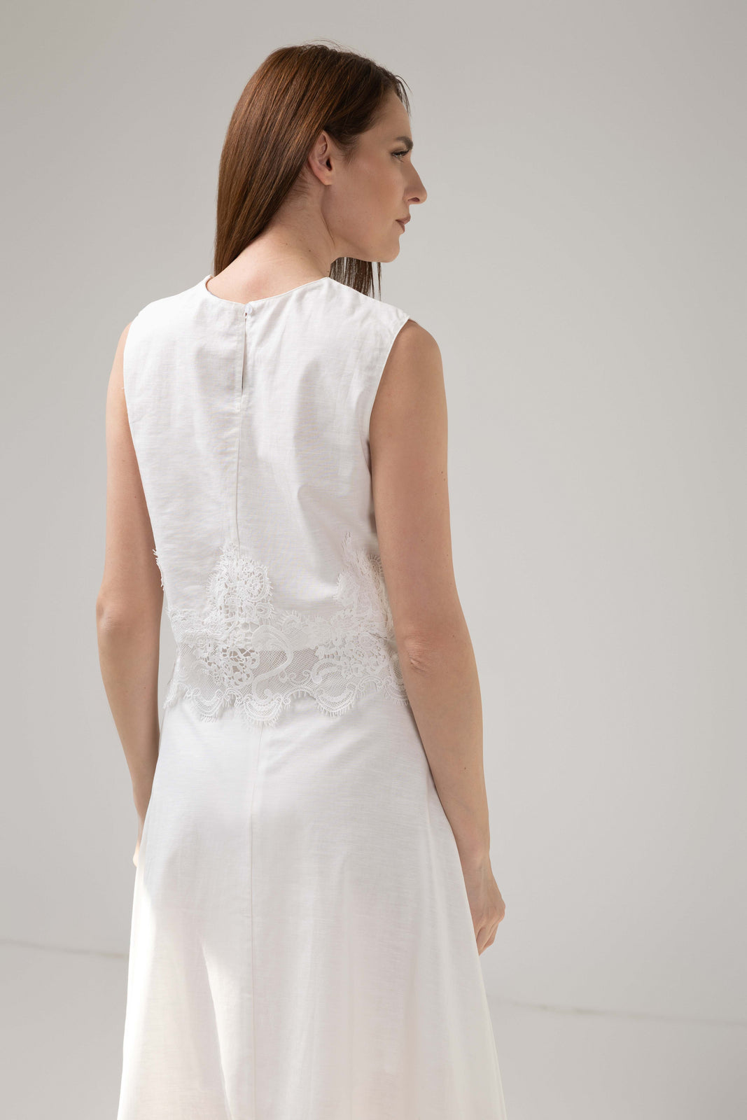 Incarca imaginea in galerie, Compleu premium alb din in cu dantelă couture