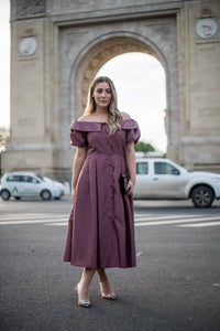 Elegant purple taffeta midi dress with cut-out shoulders