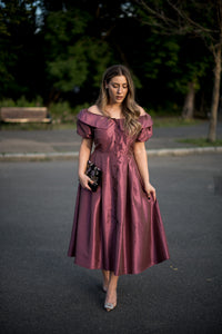 Elegant purple taffeta midi dress with cut-out shoulders