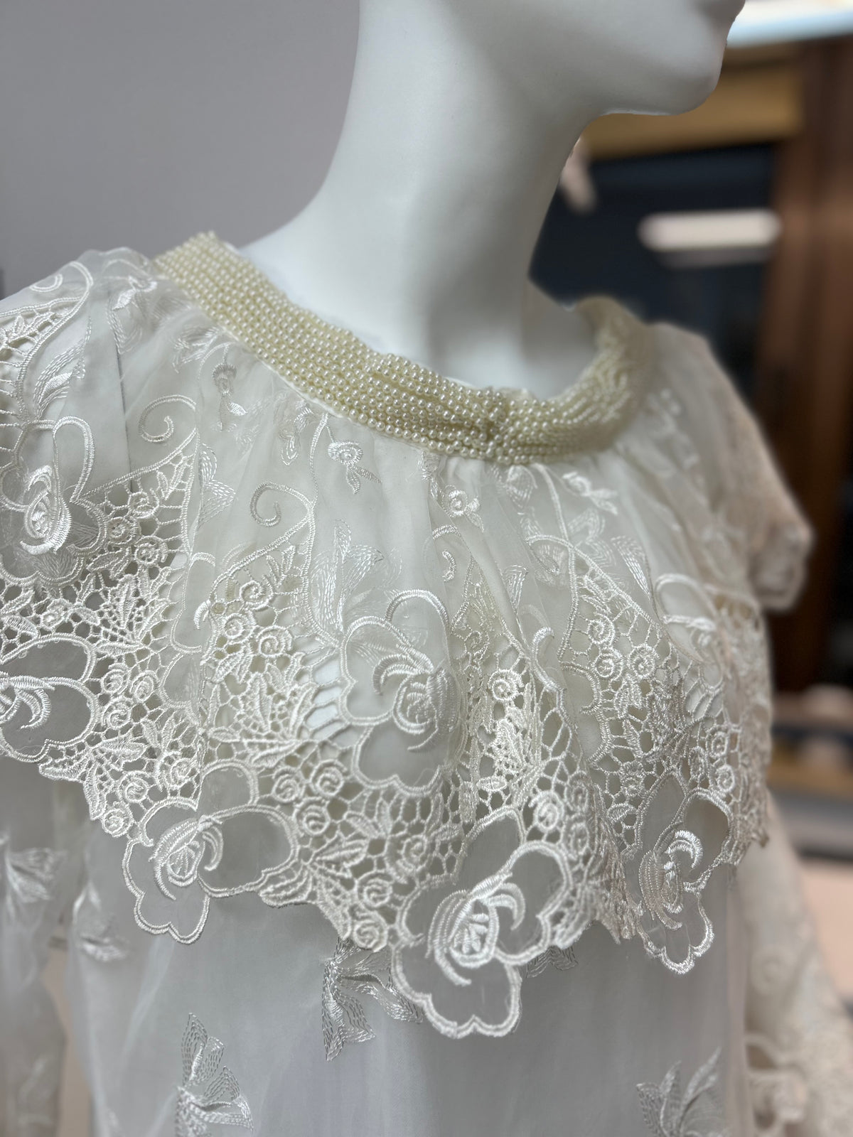 Incarca imaginea in galerie, Rochie lunga din organza cu broderie Regina Maria