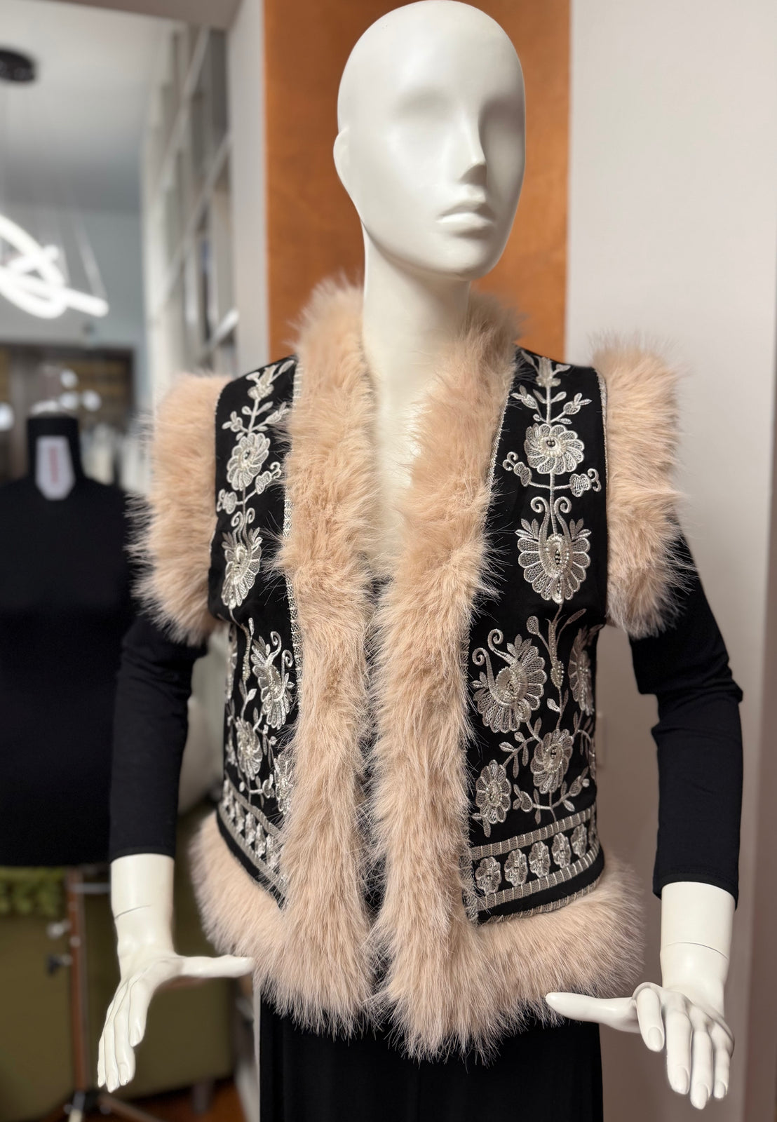 Load image into Gallery viewer, Dusty pink midi dress with cut-out shoulders