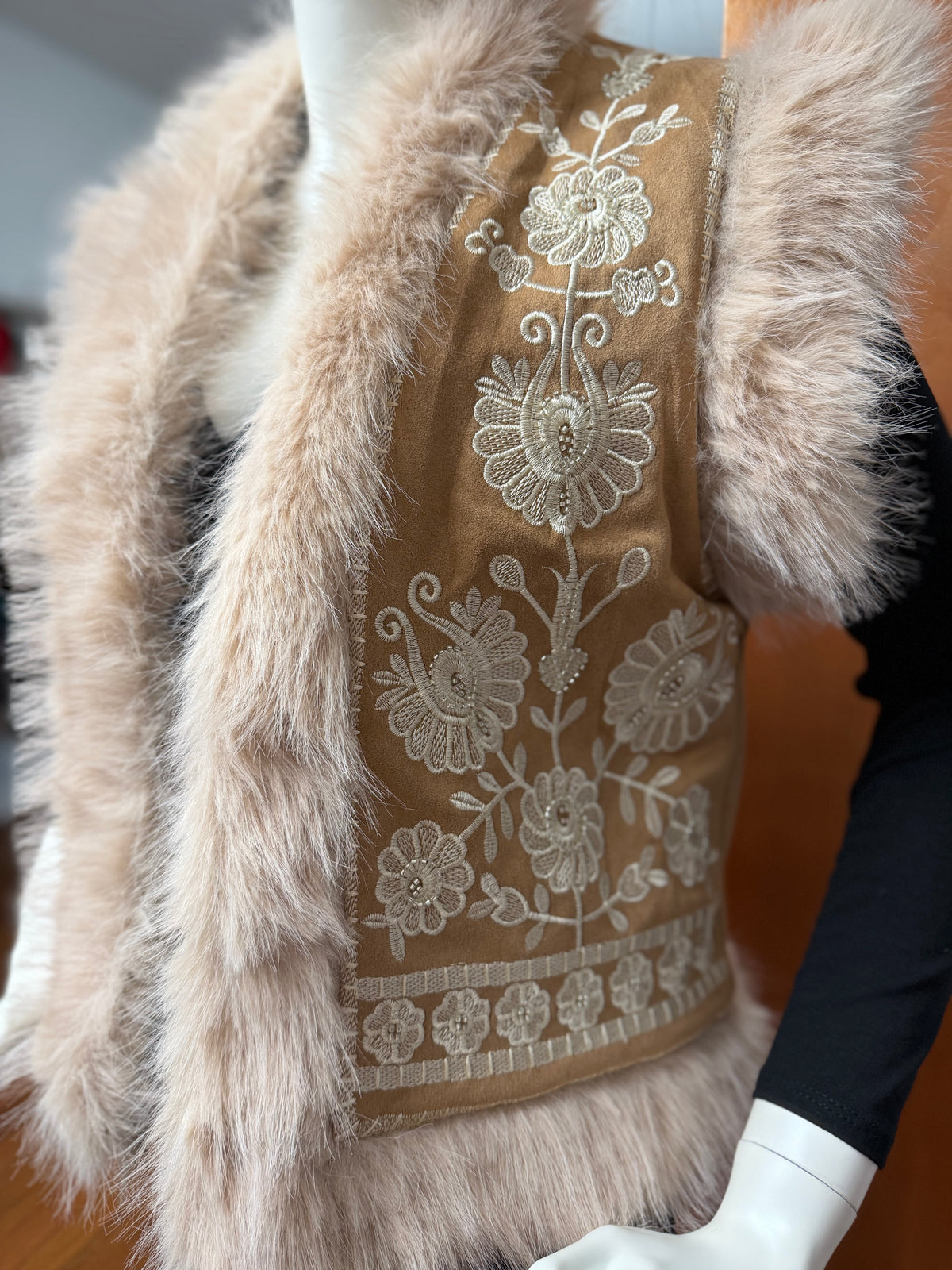 Load image into Gallery viewer, Dusty pink midi dress with cut-out shoulders