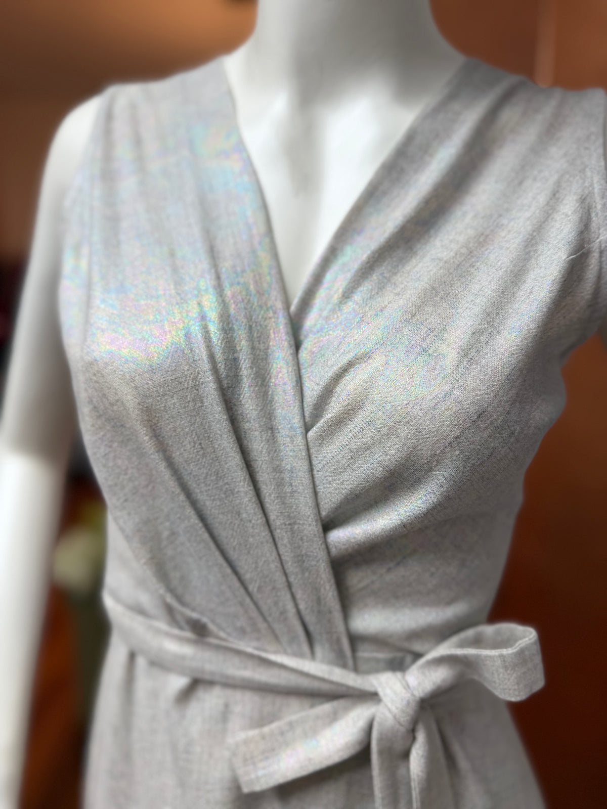 Load image into Gallery viewer, Rochie midi petrecuta din in cu irizatii multicolore