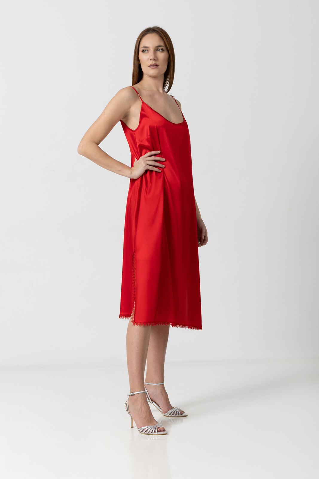 Incarca imaginea in galerie, Furou rosu lung din matase naturala si dantela chantily