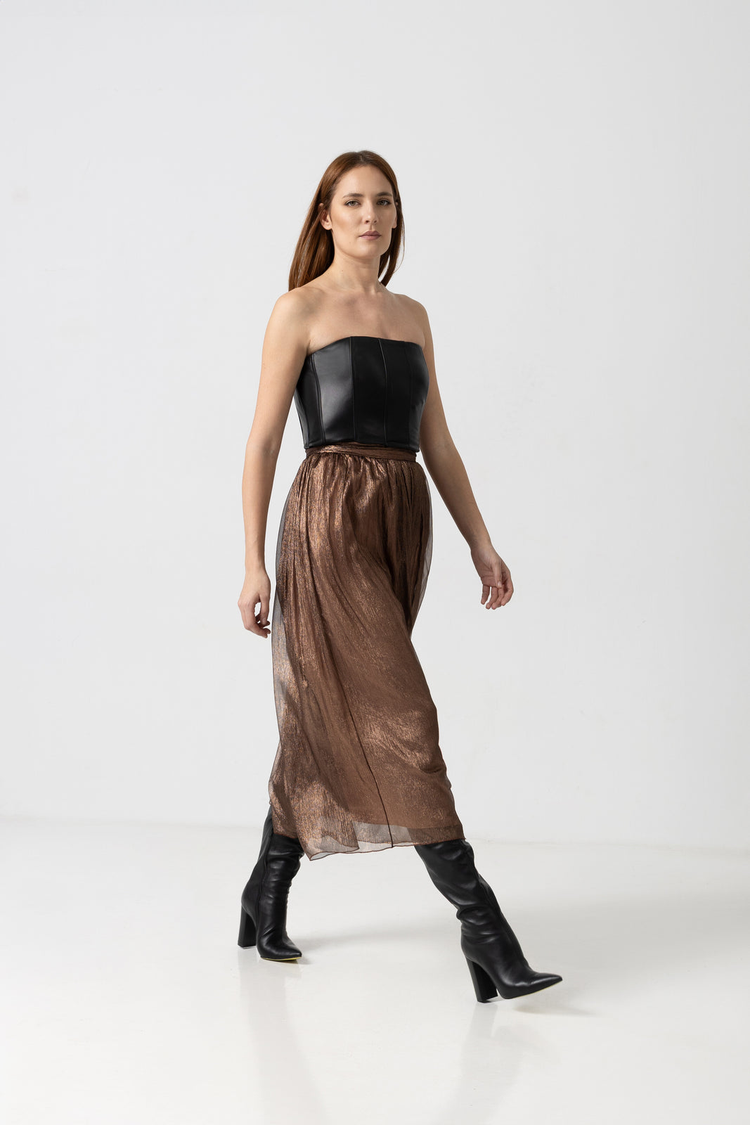 Incarca imaginea in galerie, Fusta midi din voal de matase cu folie metalica aplicata