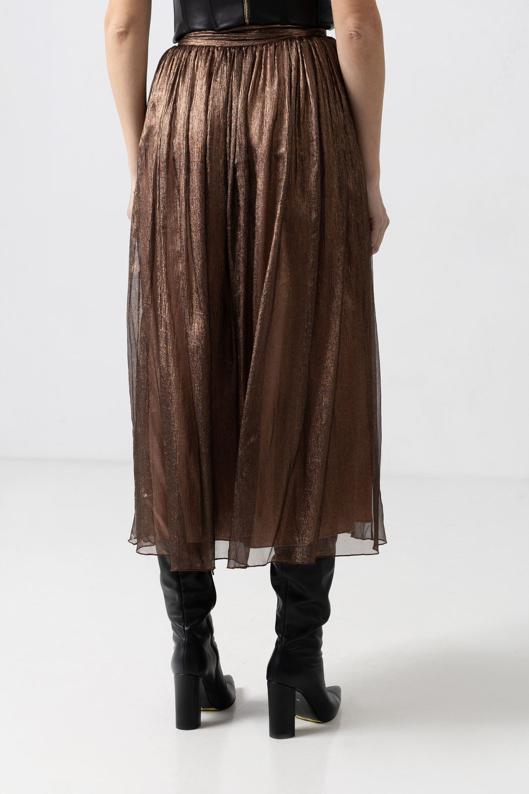 Incarca imaginea in galerie, Fusta midi din voal de matase cu folie metalica aplicata