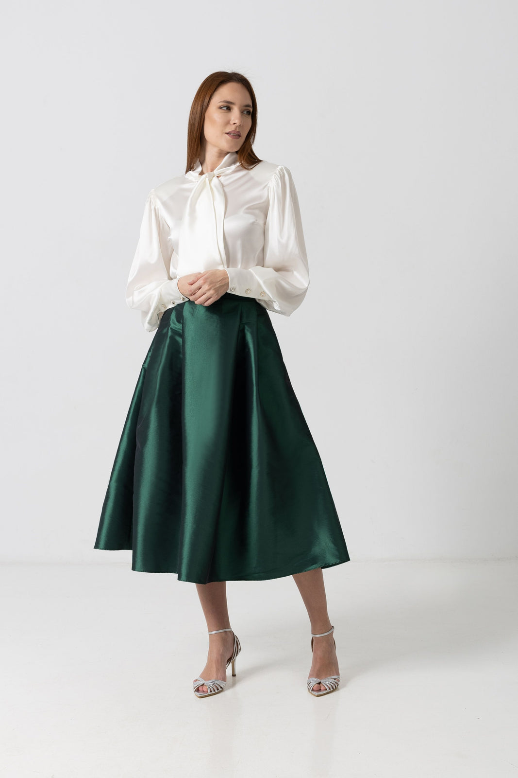 Incarca imaginea in galerie, Fusta midi din tafta verde