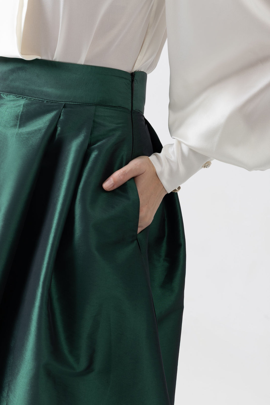 Incarca imaginea in galerie, Fusta midi din tafta verde