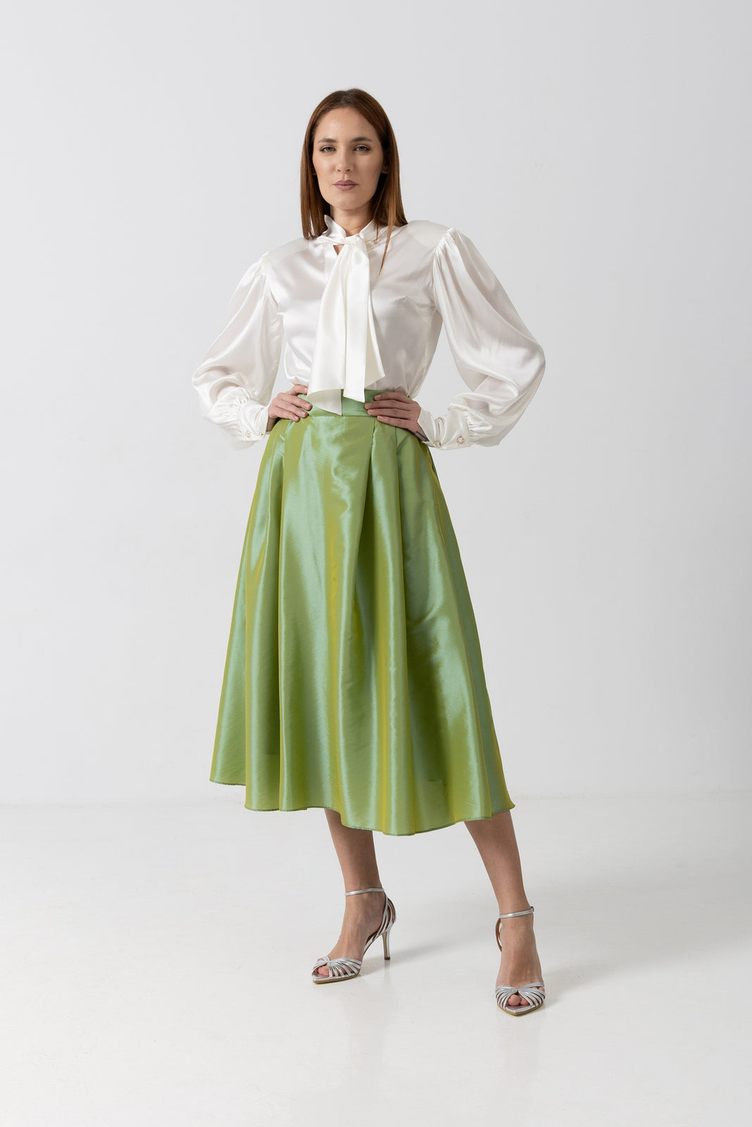 Load image into Gallery viewer, Midi white taffeta skirt