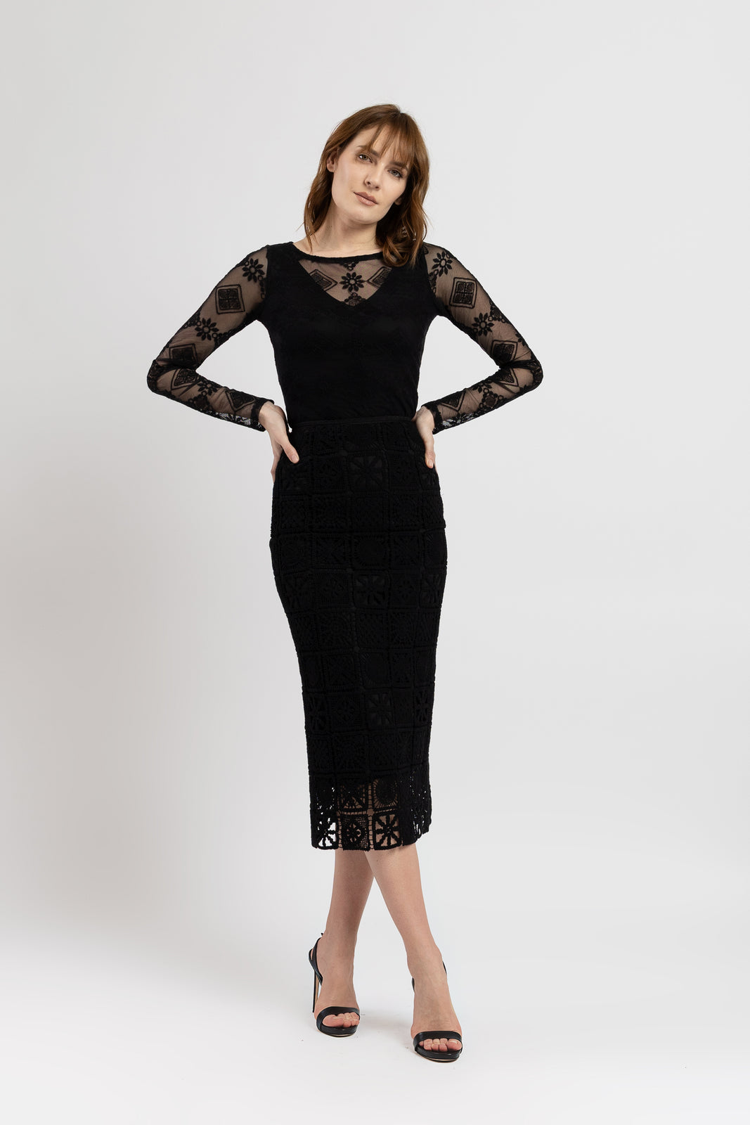 Incarca imaginea in galerie, Fusta midi tip creion din macrame negru