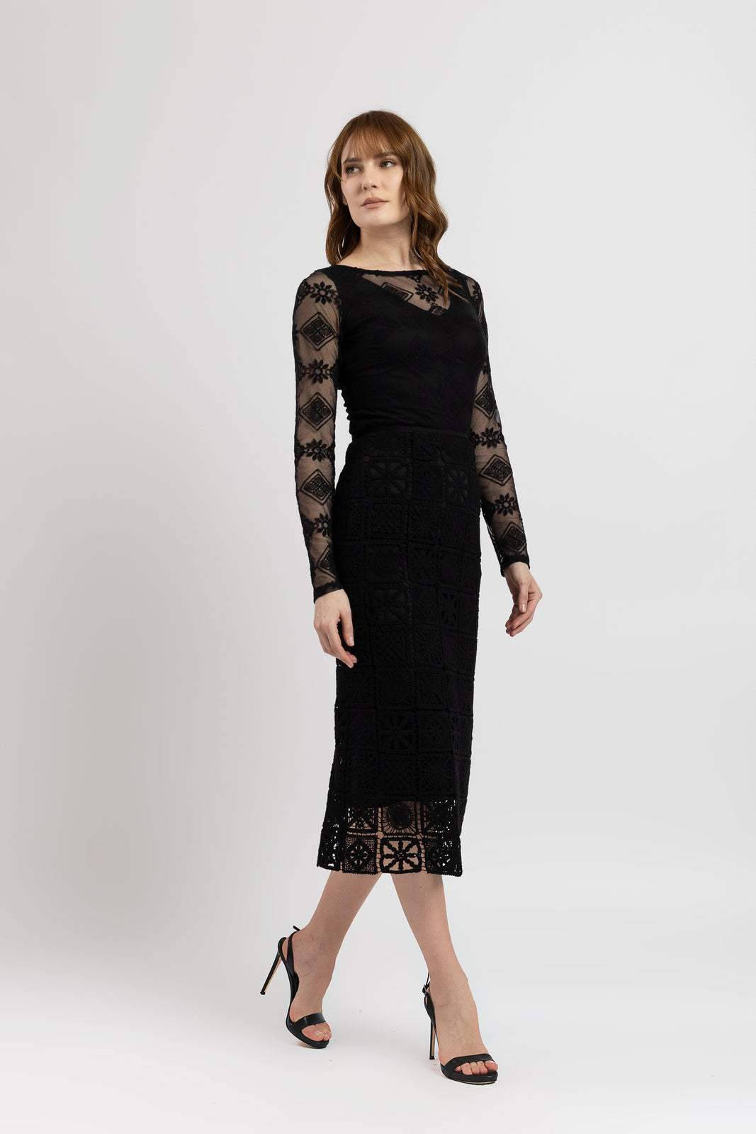 Incarca imaginea in galerie, Fusta midi tip creion din macrame negru