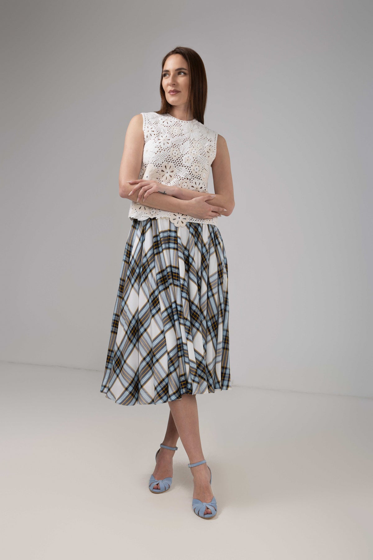 Yellow midi pleated skirt with elastic band