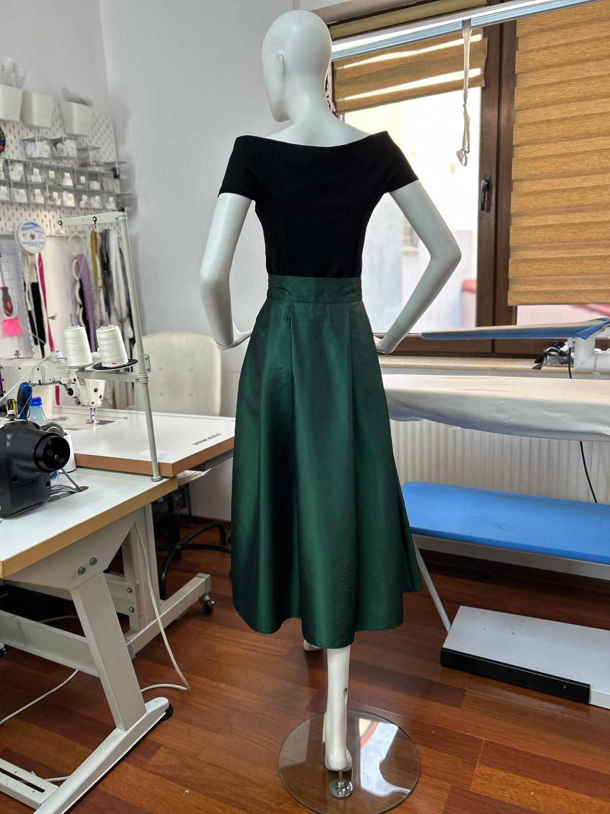 Load image into Gallery viewer, Dark green taffeta midi skirt