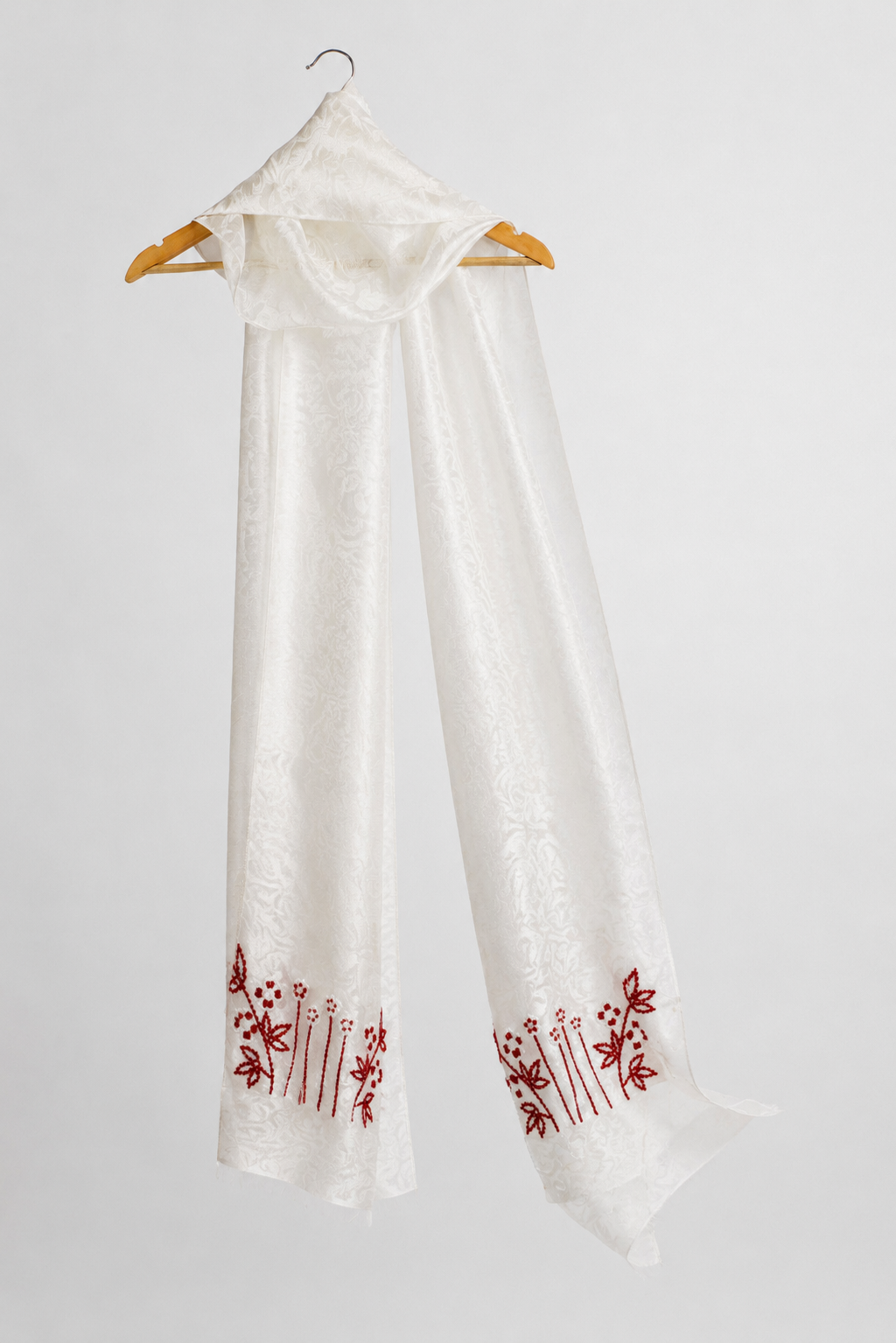 Load image into Gallery viewer, Naframa made of organza with hand-stitched flowers with beads