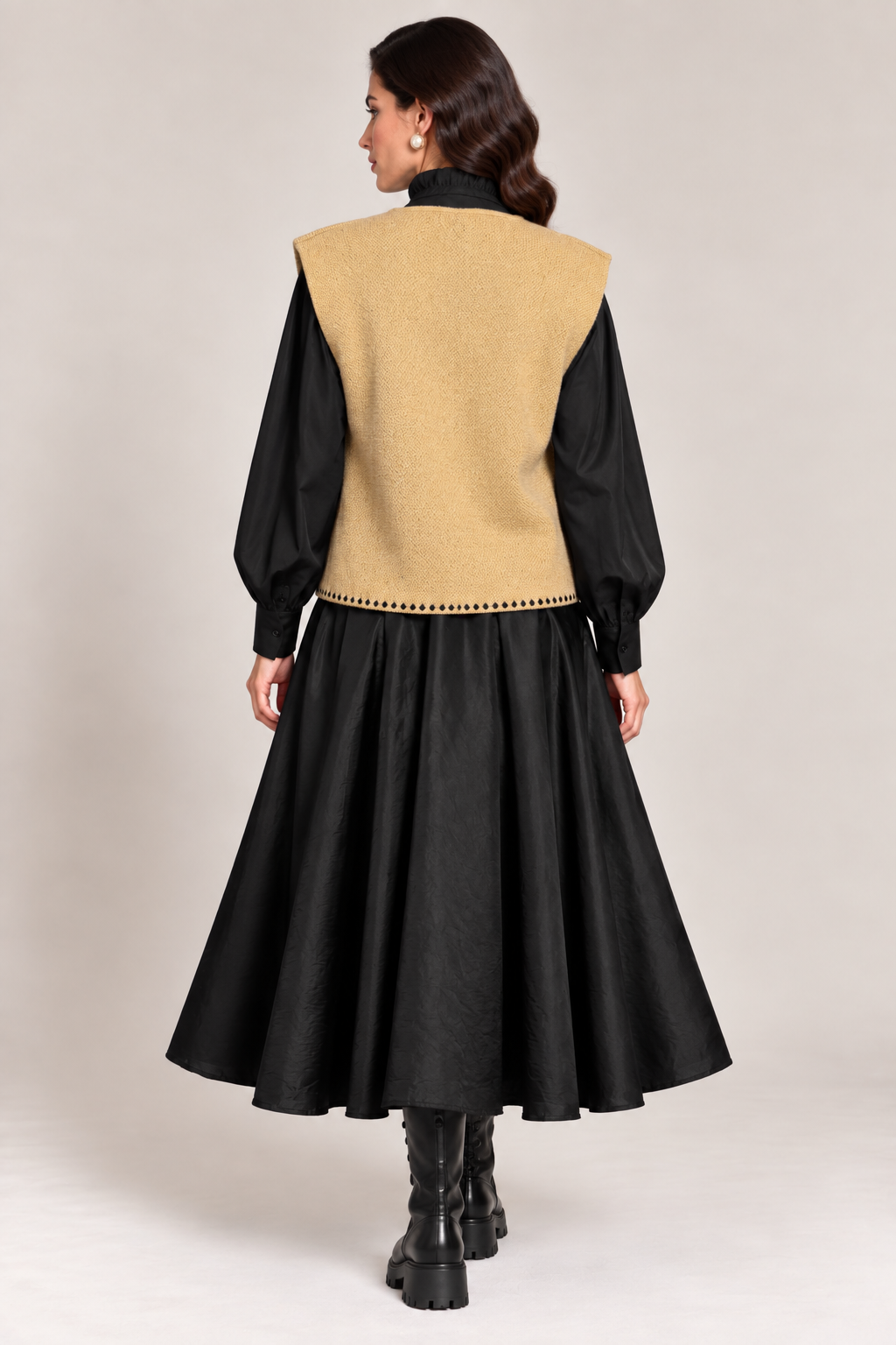 Load image into Gallery viewer, Ecru wool midi jacket with "Tree of Life" embroidery