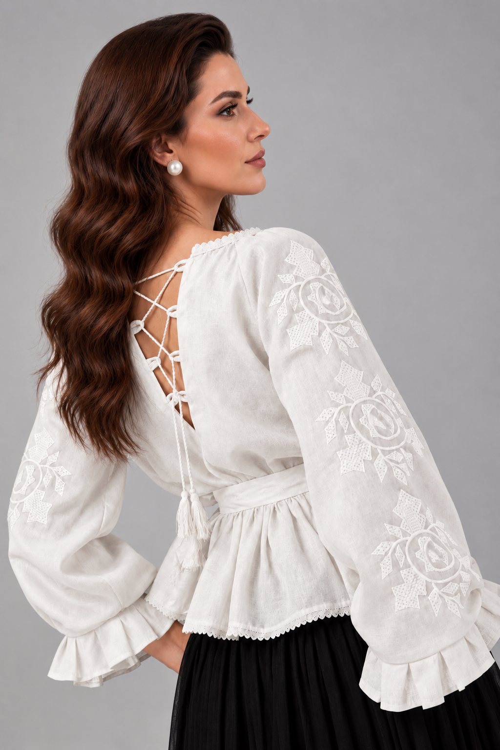 Load image into Gallery viewer, Cream computer-embroidered linen blouse with elastic waist