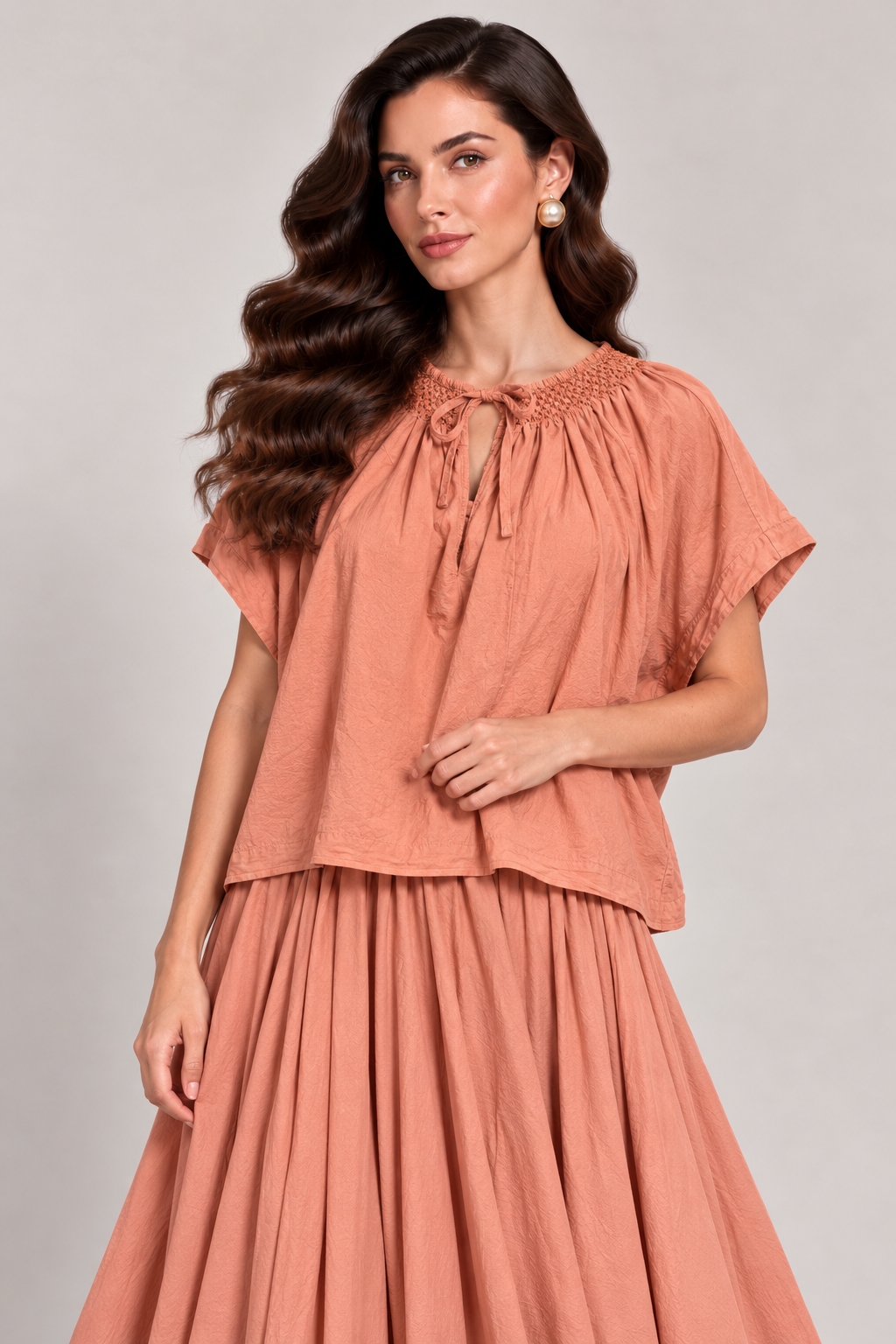 Load image into Gallery viewer, The blouse is made of viscose