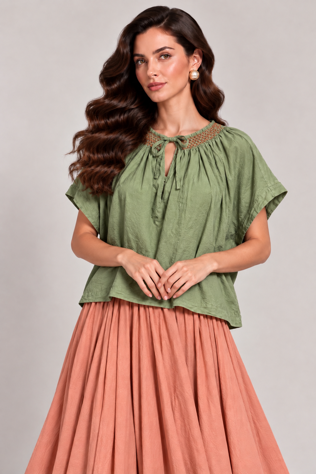 Load image into Gallery viewer, The blouse is made of viscose