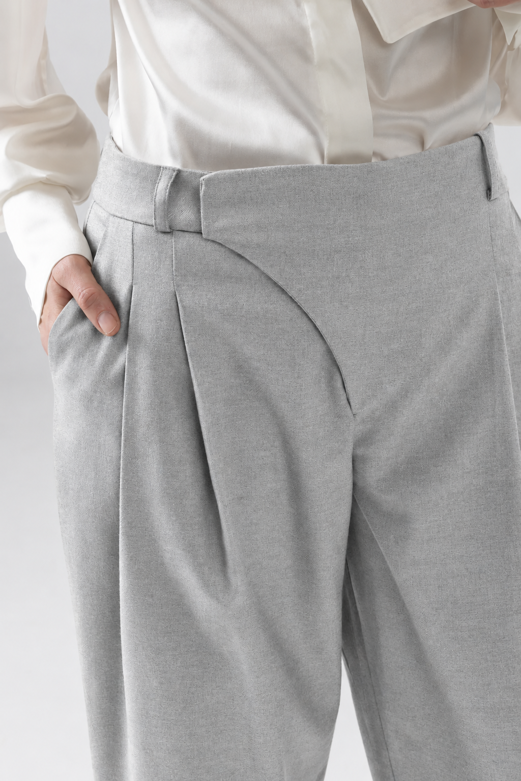 Load image into Gallery viewer, Midi white taffeta skirt