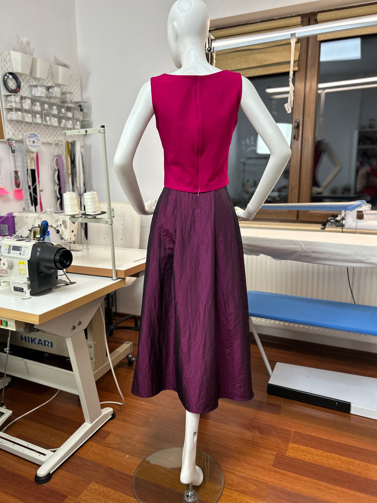 Load image into Gallery viewer, Purple midi skirt with pleats and high waist