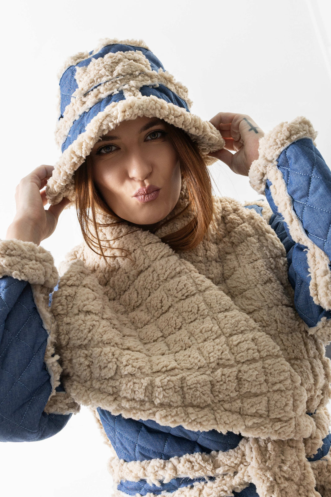 Load image into Gallery viewer, Short skirt woven in a warp