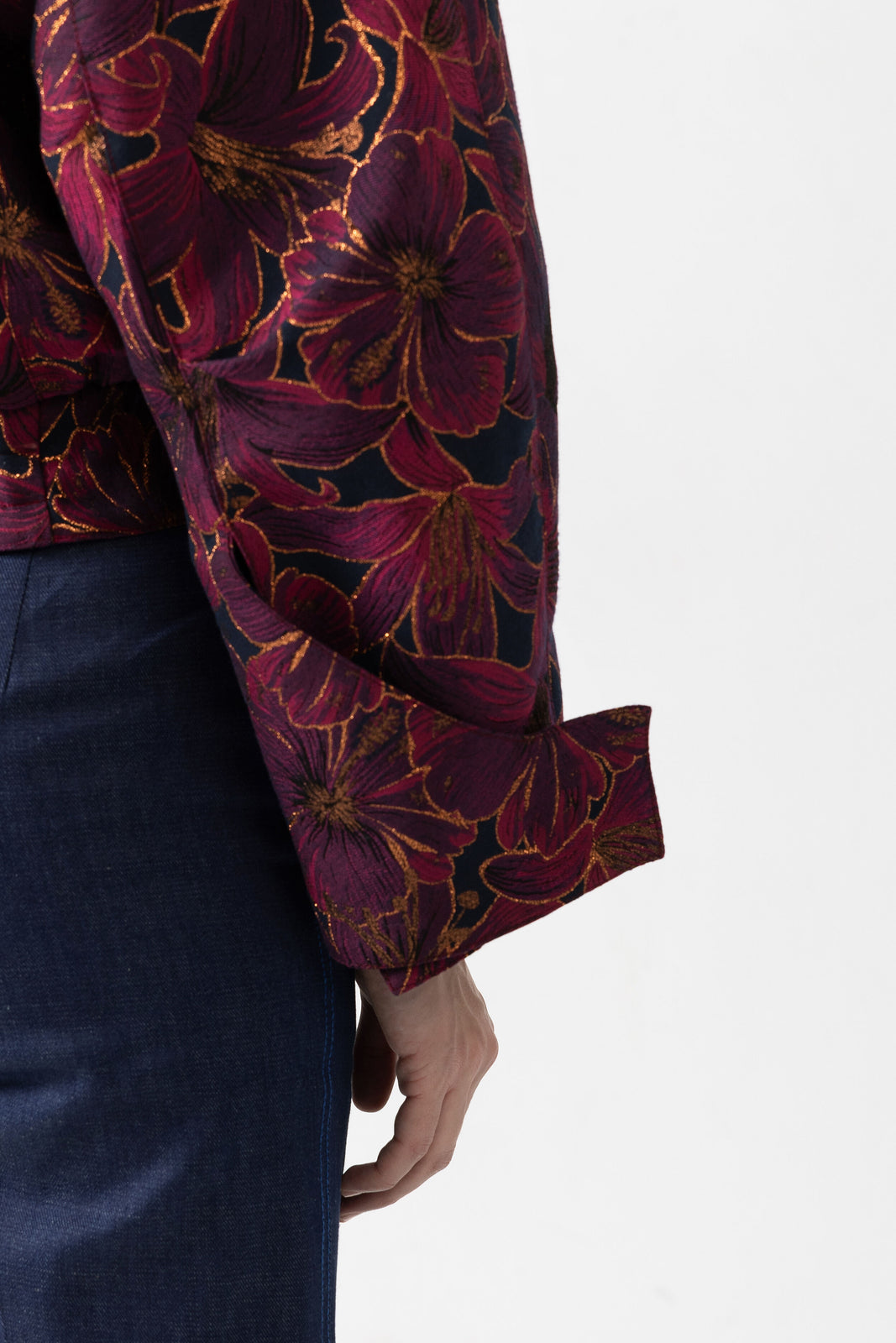 Incarca imaginea in galerie, Jacheta tip bomber din brocart in nuante tomnatice