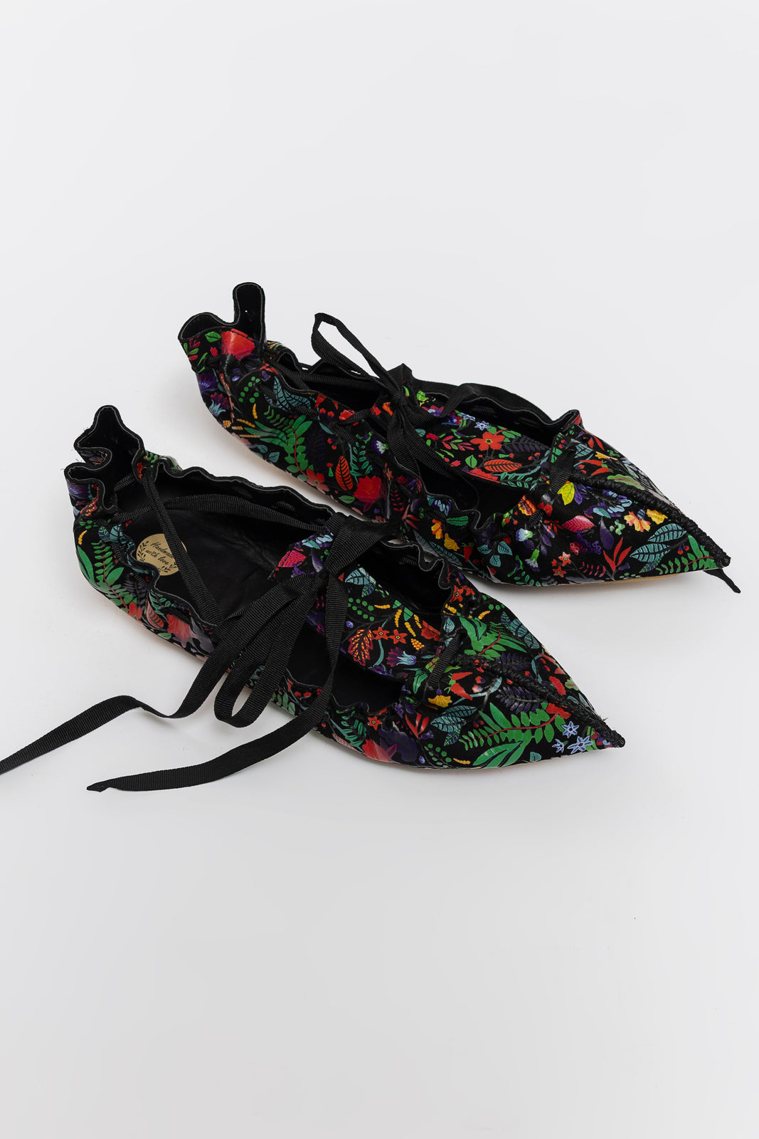 Incarca imaginea in galerie, Opinci din piele intoarsa neagra cu imprimeu floral