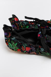 Opinci din piele intoarsa neagra cu imprimeu floral