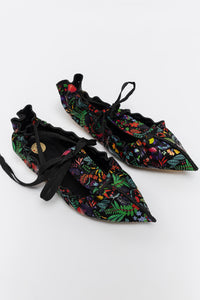 Opinci din piele intoarsa neagra cu imprimeu floral